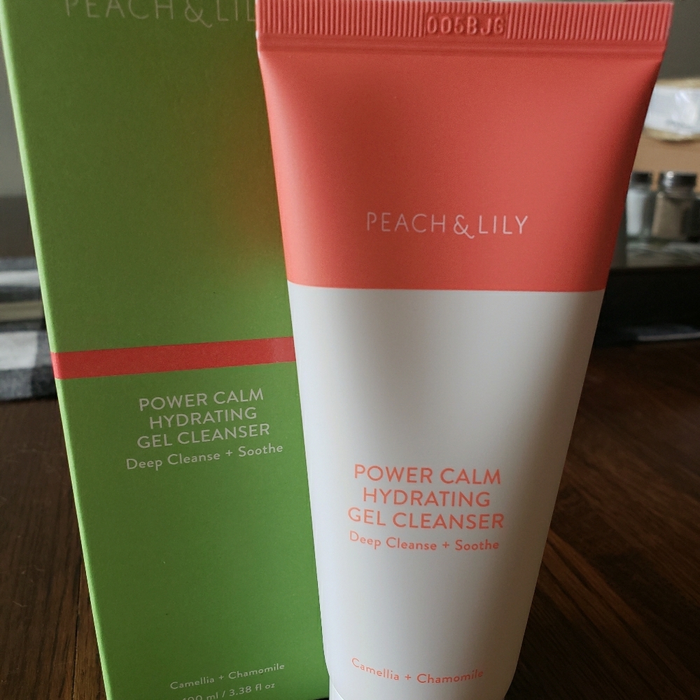 Peach & Lily Power Calm Hydrating Gel Cleanser